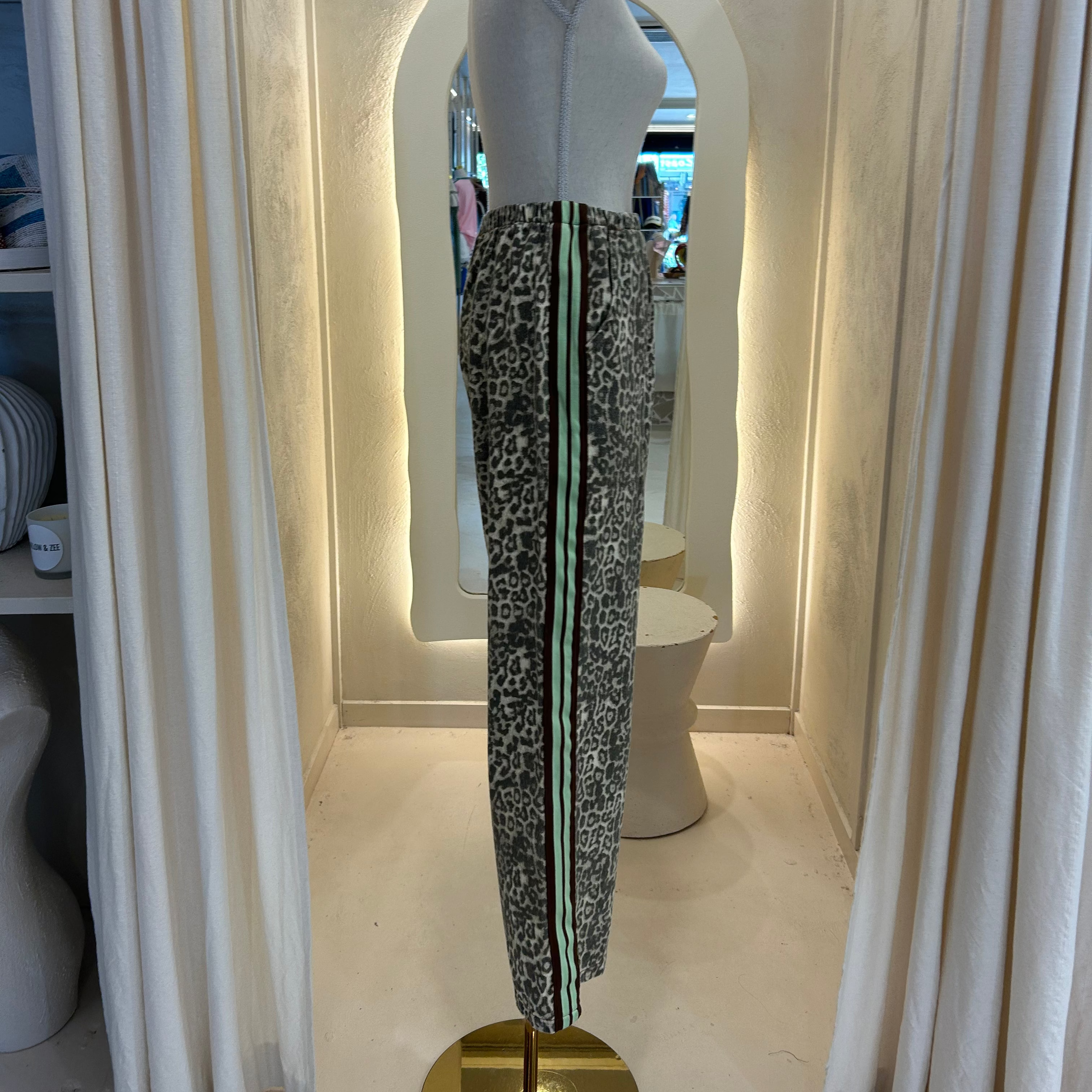 leopard pants - by Frankie