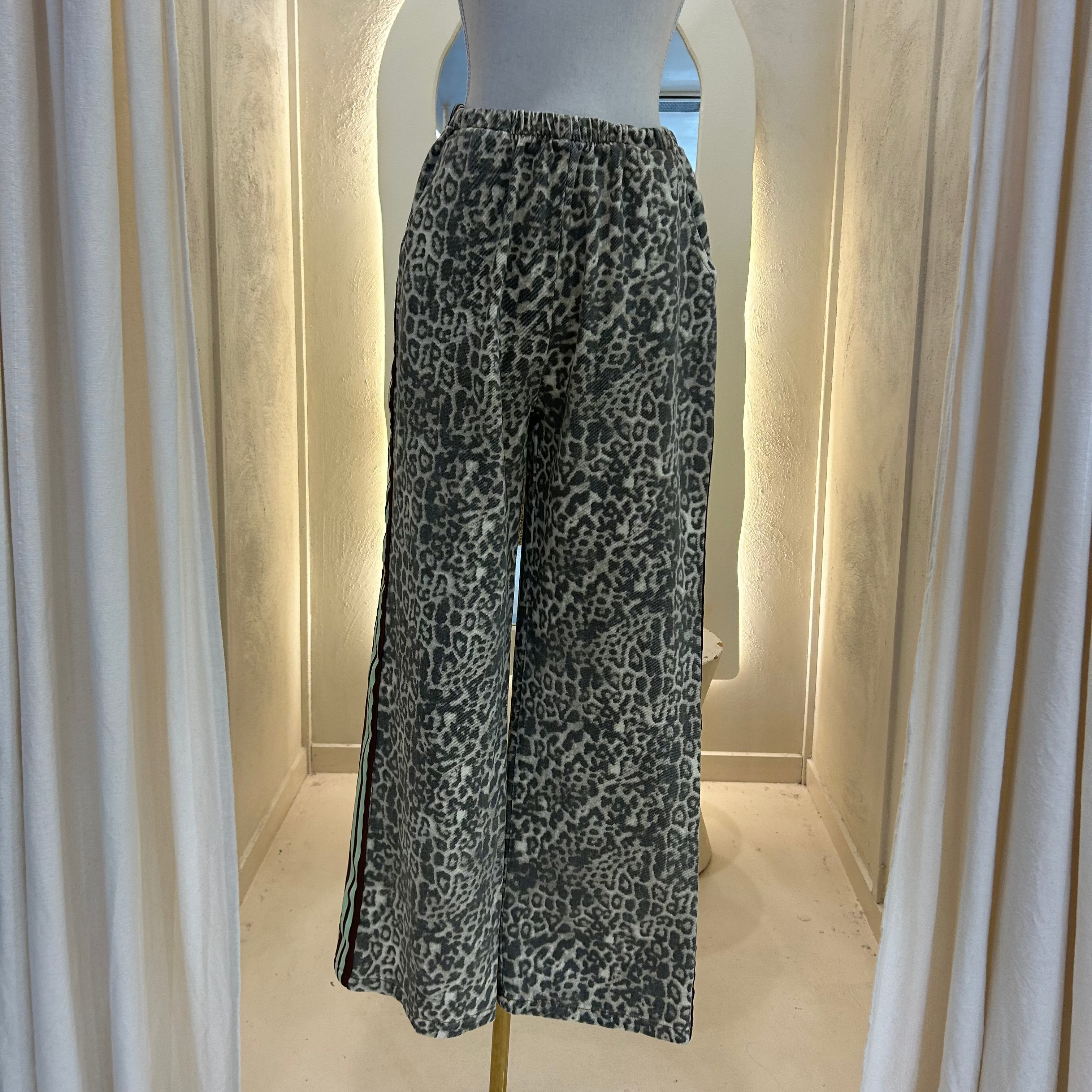 leopard pants - by Frankie