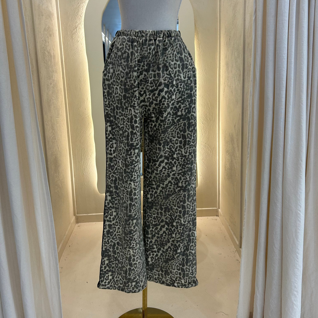 leopard pants - by Frankie