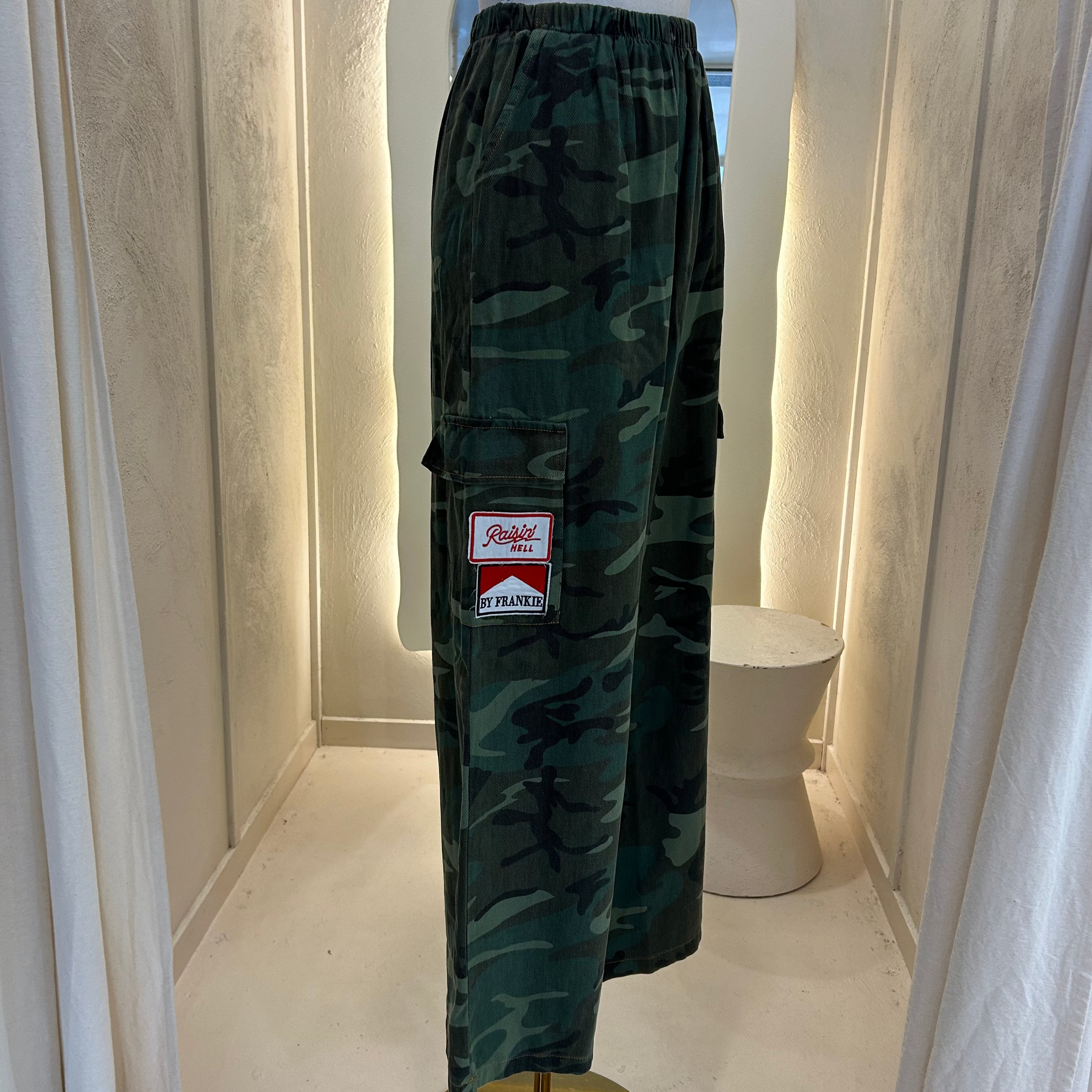 cargo camo patches pants - by Frankie