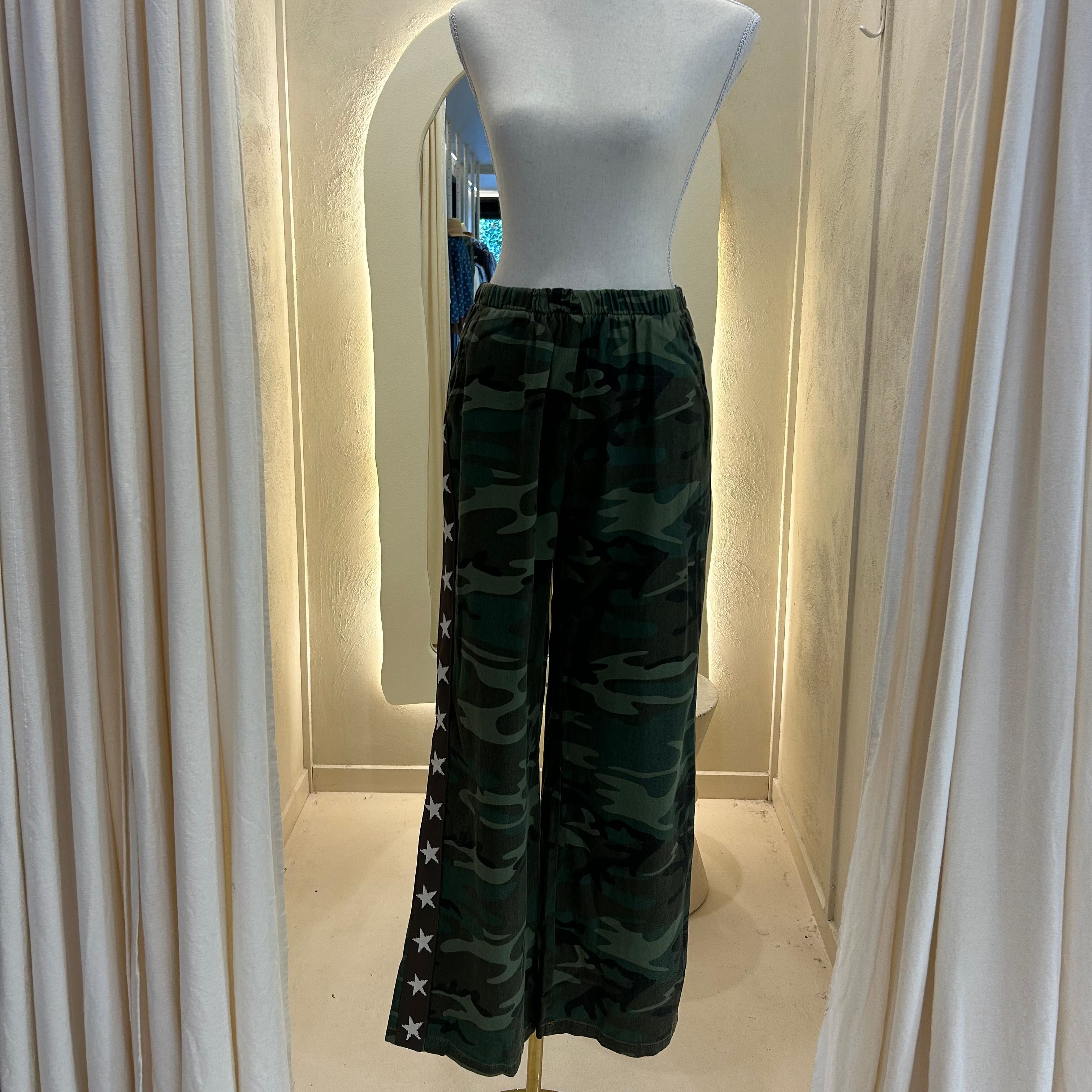 camo pant with star racer - by Frankie