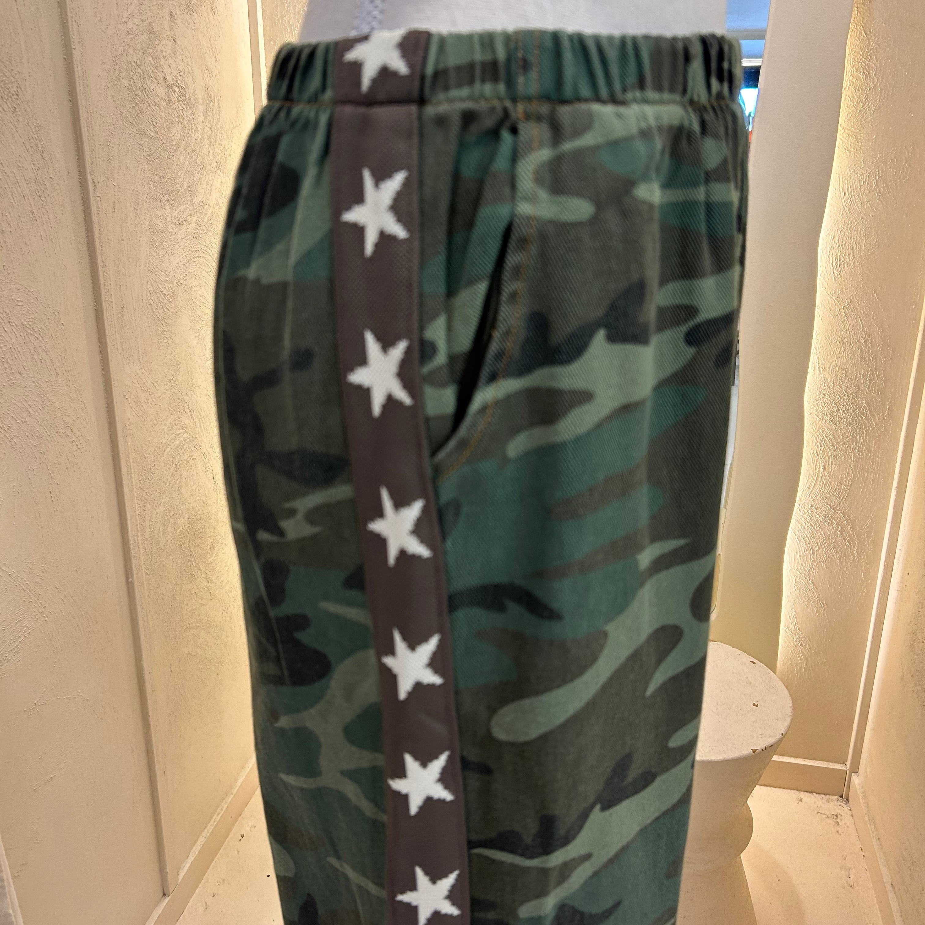 camo pant with star racer - by Frankie