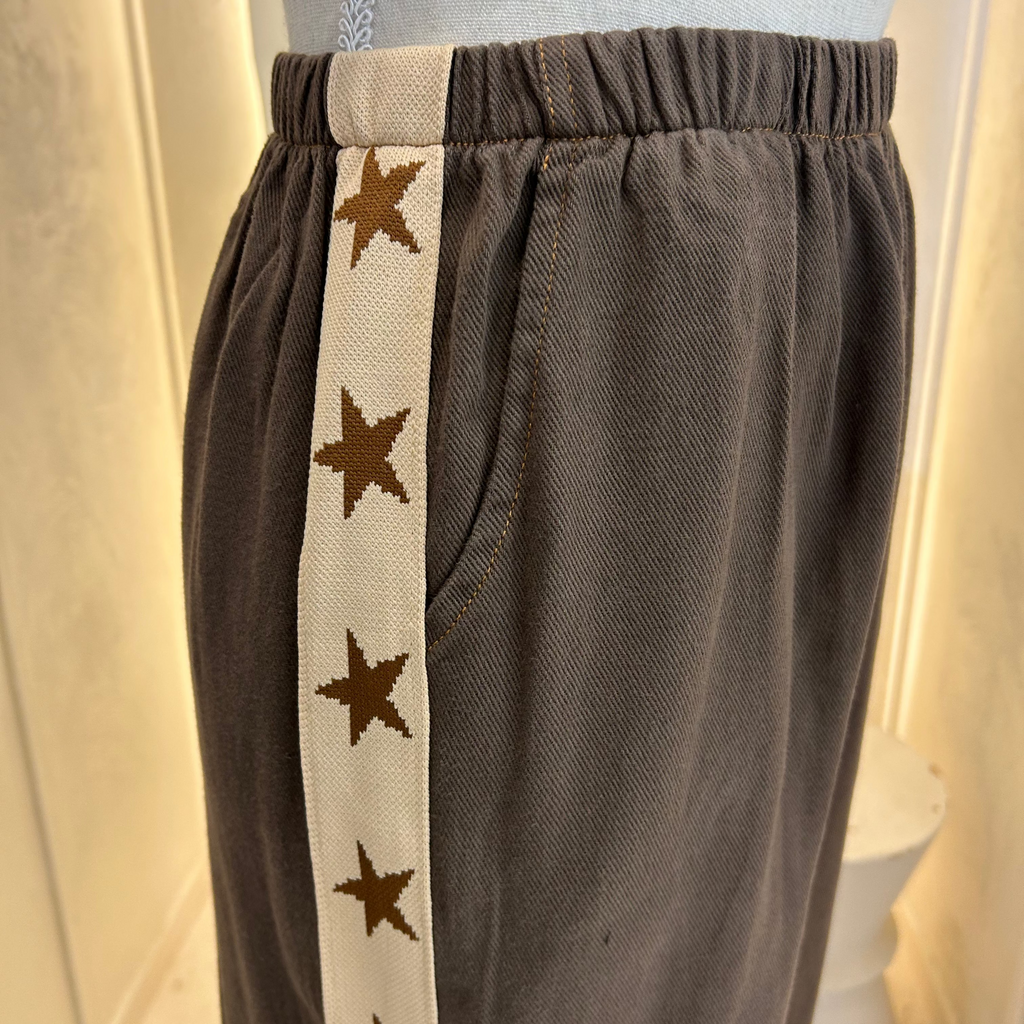 brown pant with beige star racer stripe - by Frankie