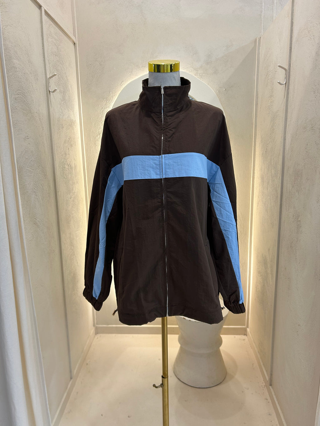 choc brown/blue windbreaker - by Frankie
