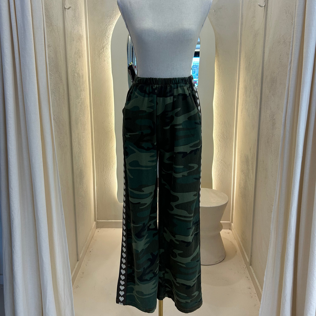camo pants with heart racer stripe - by Frankie