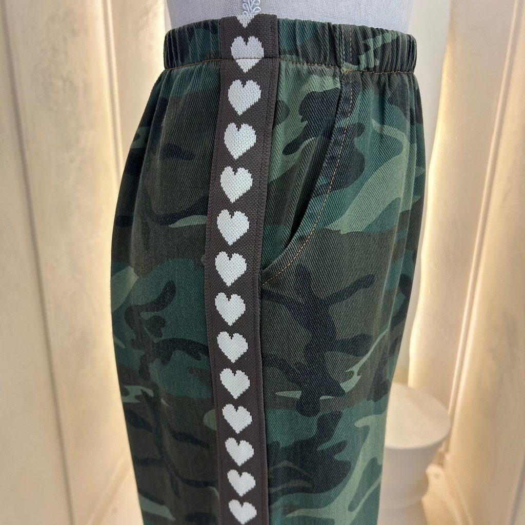 camo pants with heart racer stripe - by Frankie
