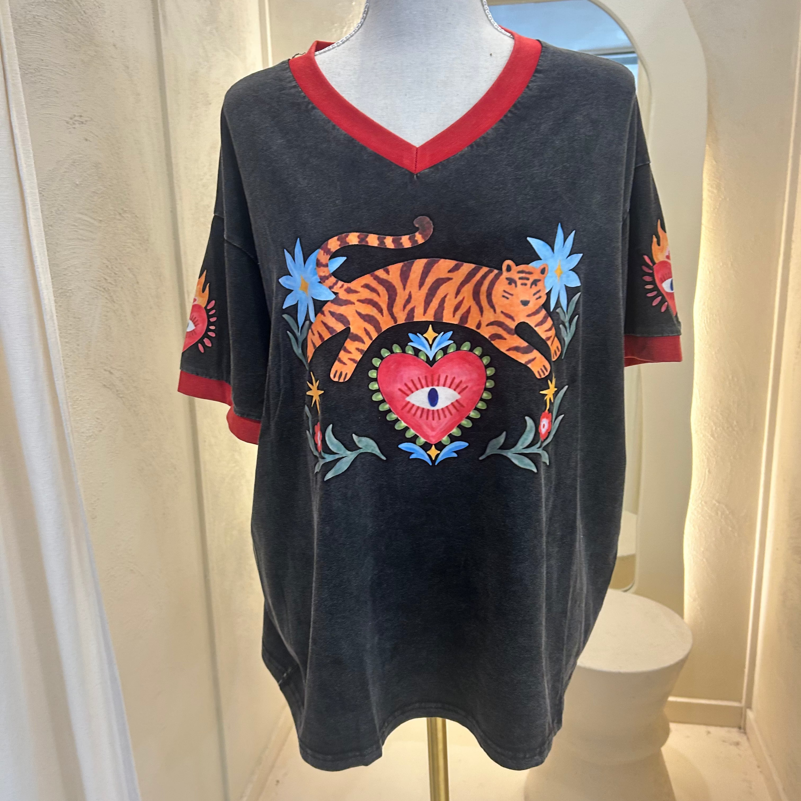 black tiger eye tee - by Frankie