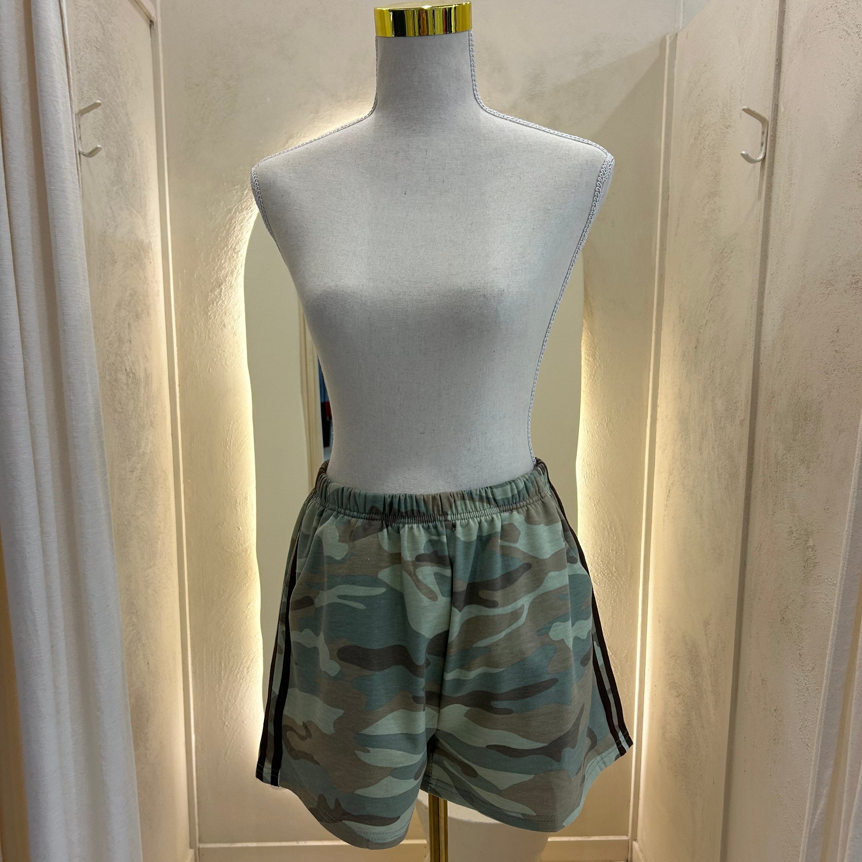 camo shorts - by Frankie