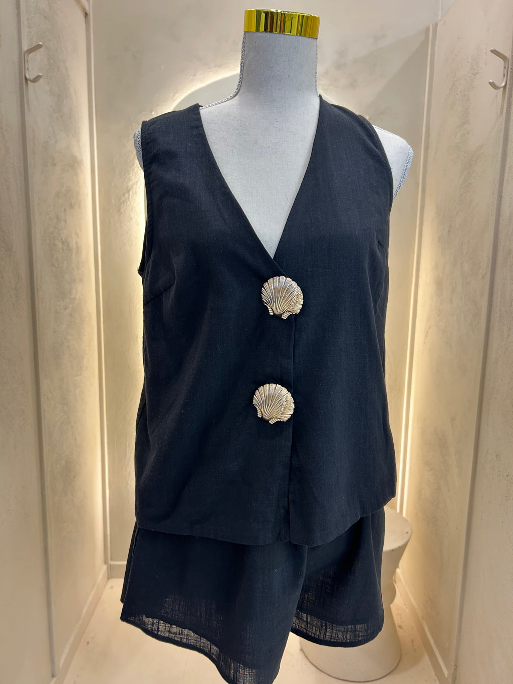 black- gold shell set-by Frankie-