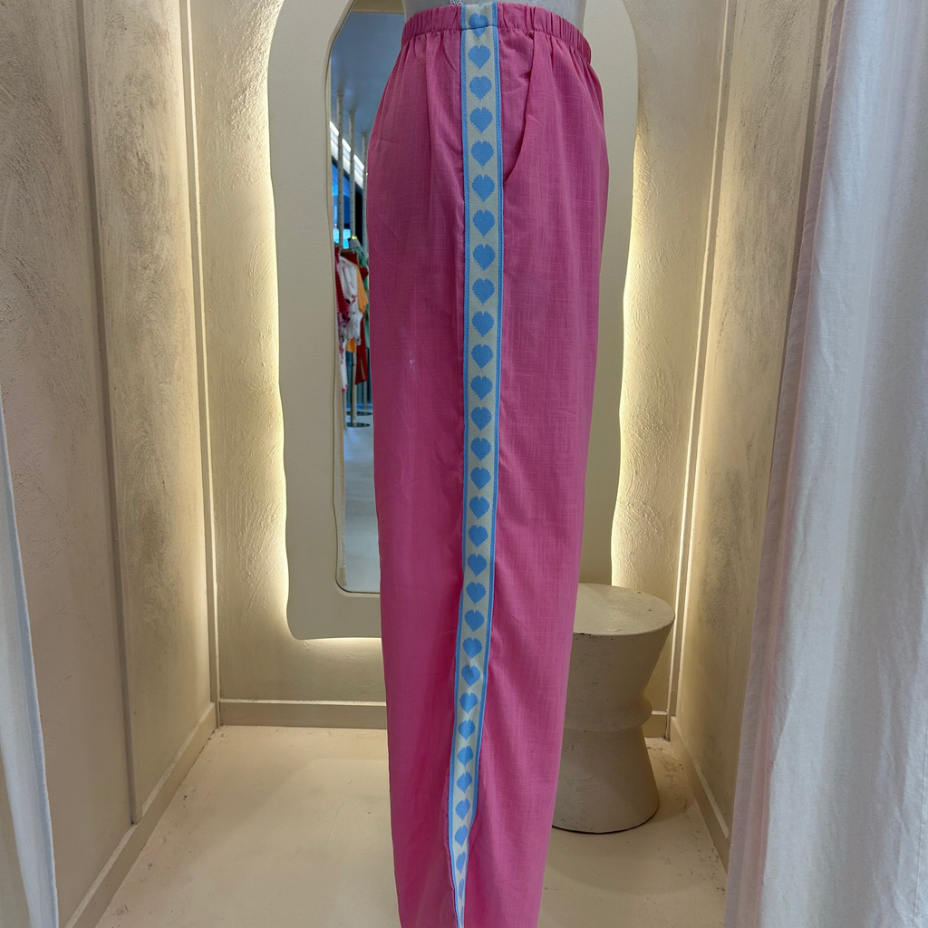 By Frankie-pants-pink