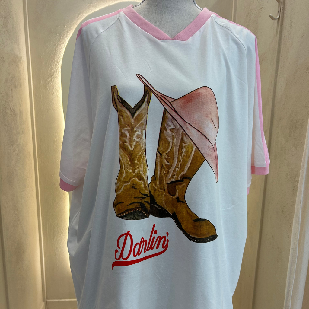 Darlin-cowgirl-tee-overrsize white top- by Frankie