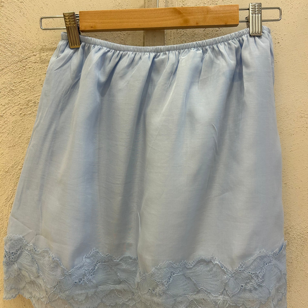 lace skirt-By Frankie