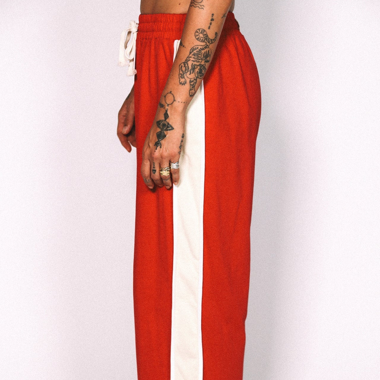 LAZY DAY RETRO PANTS - RED
cracker day club