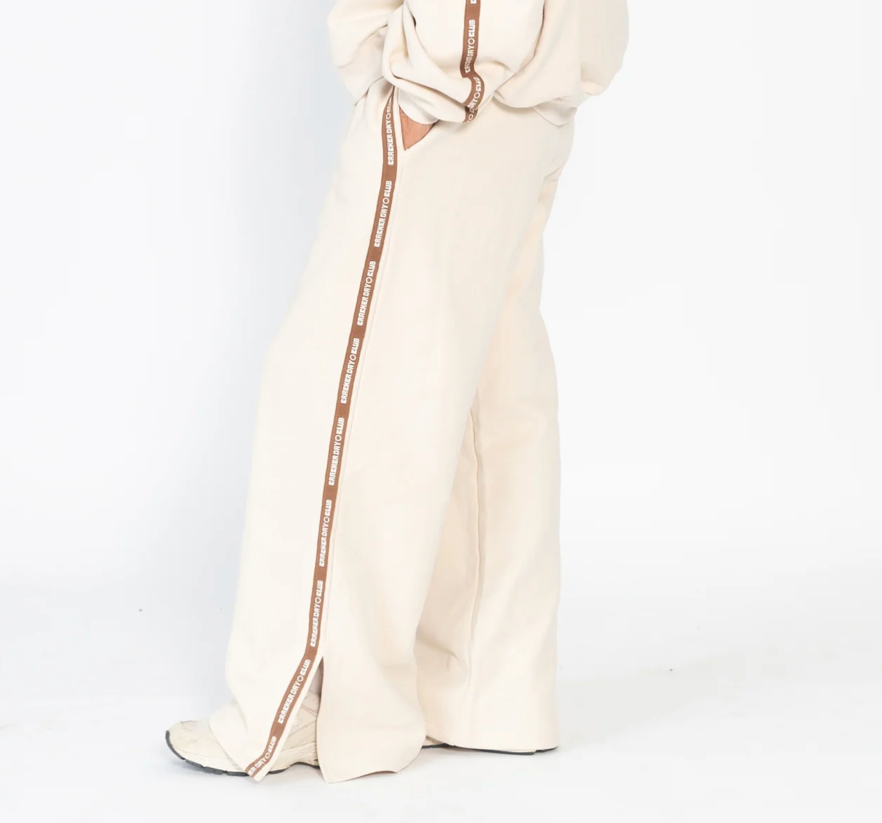 cloud racer sweatpants - cracker day club