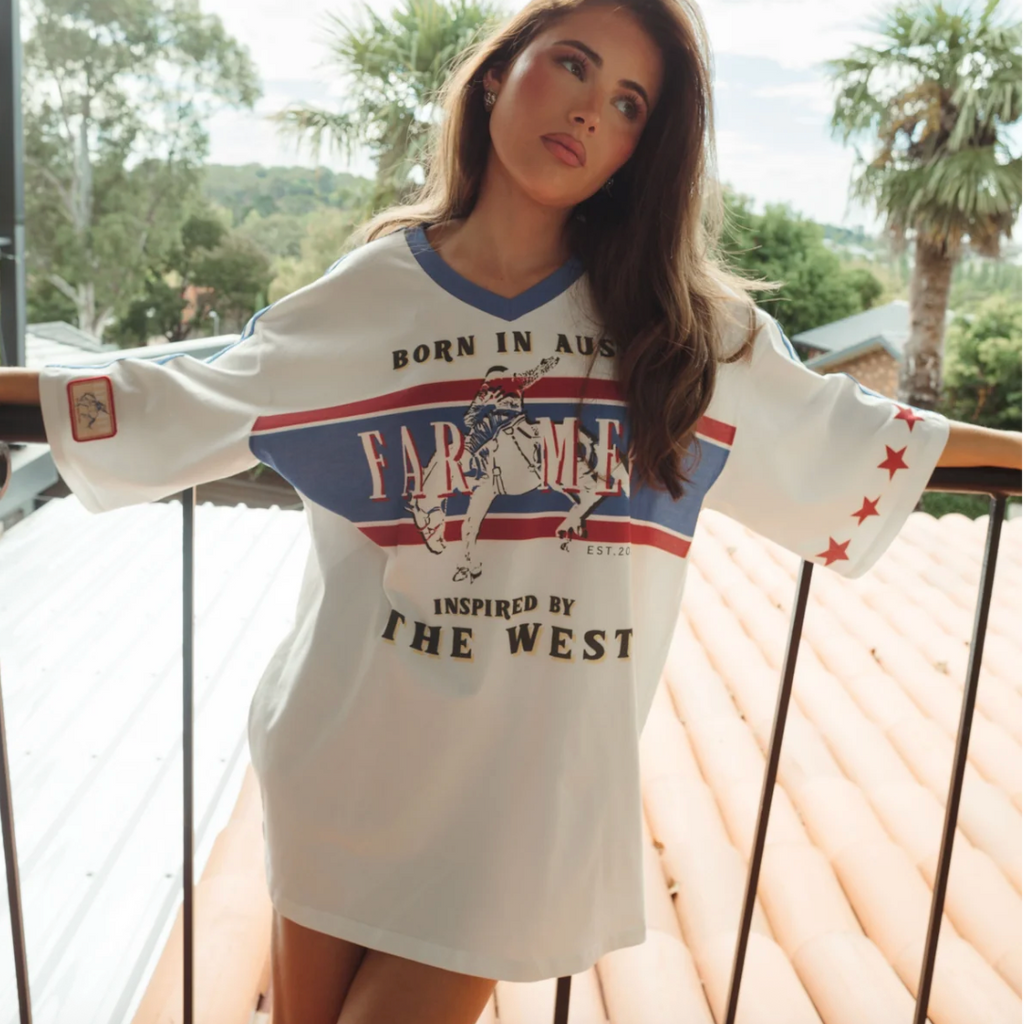 BORN IN AUS OVERSIZE VEE - by Far Mer
